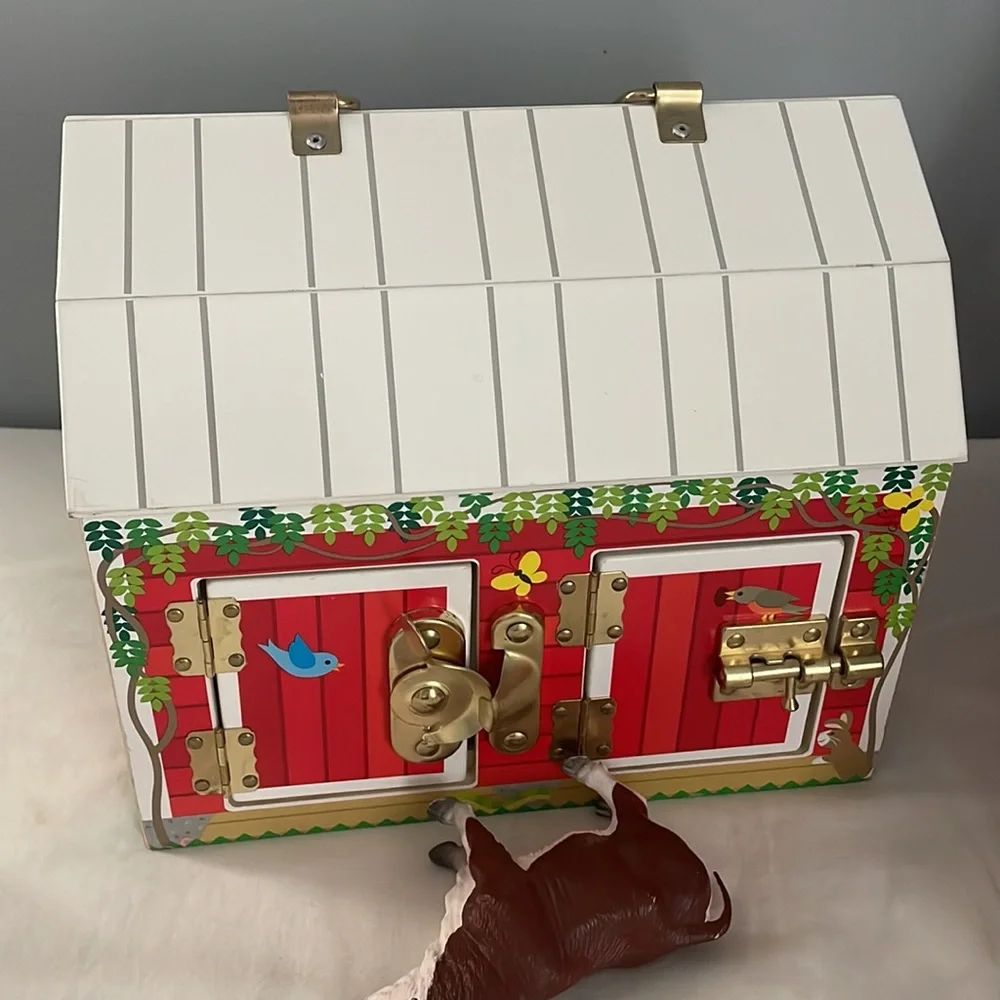 Melissa & Doug Wooden Latches Barn For Toddler 2+ Animal figurines - Picture 3 of 5